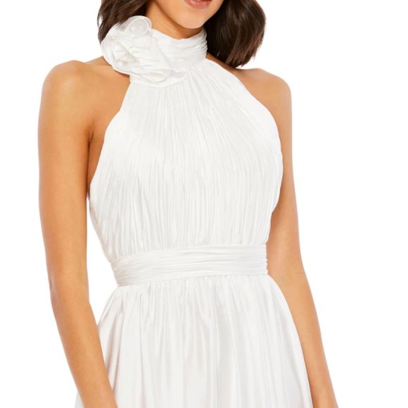 MAC DUGGAL ROSETTE PLEATED HALTER WHITE  THIGH SLIT GOWN sz 8 - Picture 3 of 6